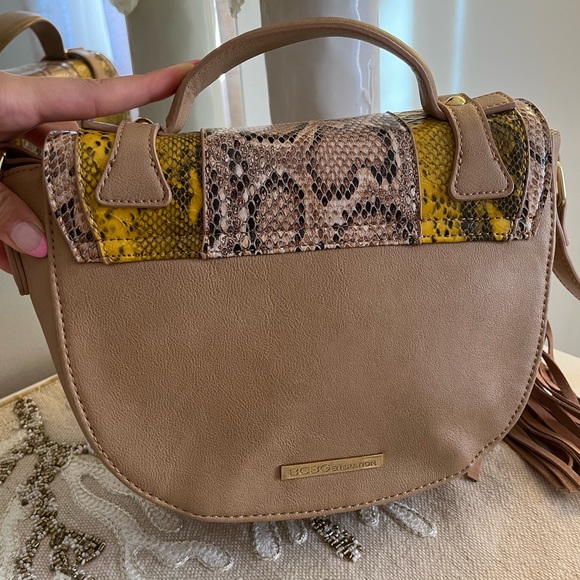bcbgeneration purse beige and yellow print - Picture 3 of 5